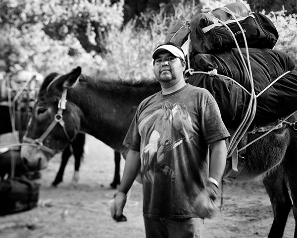 Travis Lovell - Photographer